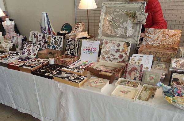 Salon, puces, bourse,vide male
